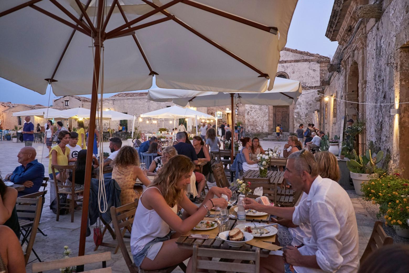 Digitalizzazione Evento Enogastronomico: Innovazione a Tavola